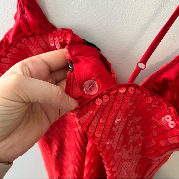 Bardot Beckett Sequin Midi Dress in Lipstick Red NWT Size 4 - Picture 11 of 15